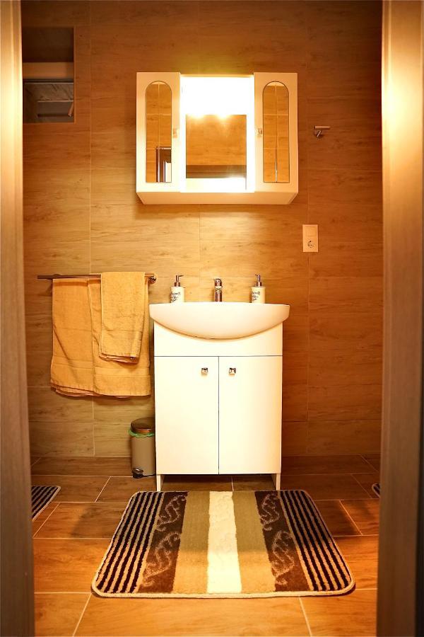 Bacchus Pub Es Panzio Bed & Breakfast Dunaharaszti Exterior foto