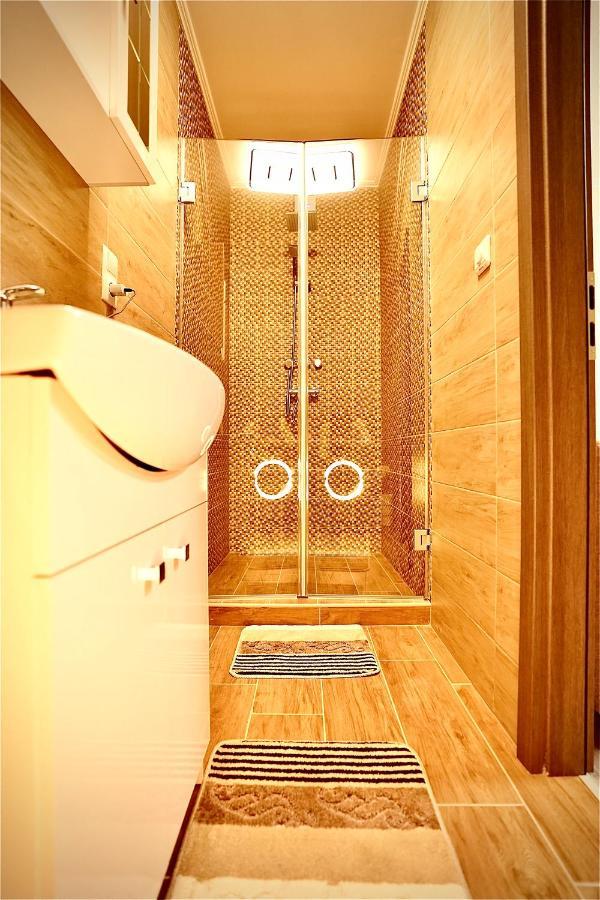Bacchus Pub Es Panzio Bed & Breakfast Dunaharaszti Exterior foto