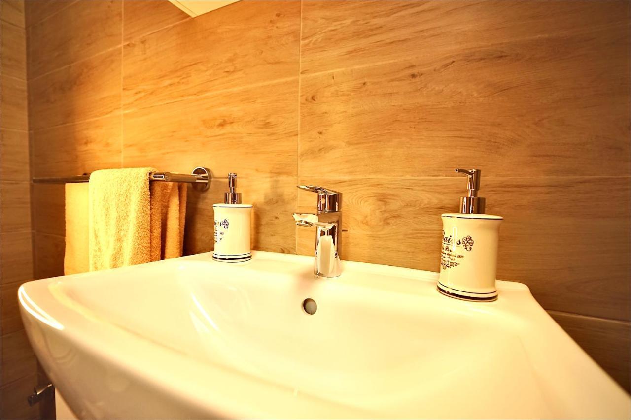 Bacchus Pub Es Panzio Bed & Breakfast Dunaharaszti Exterior foto