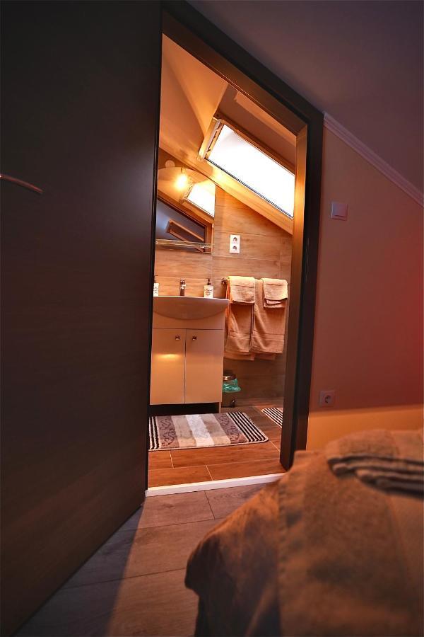 Bacchus Pub Es Panzio Bed & Breakfast Dunaharaszti Exterior foto